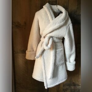 Pottery Barn white Cozy Comfort Robe Size small, NWOT